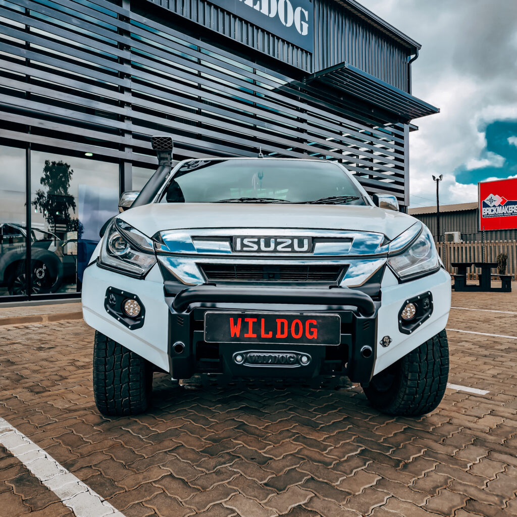 Kb6 Emblems KB6 Facelift Front, Round Nudge, Spotlight brkts, Colour – Wildog